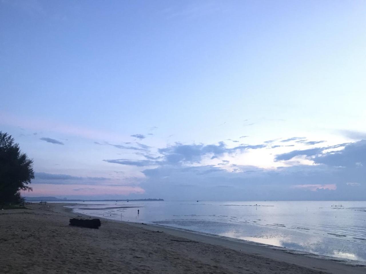 Had Lamae Resort Ban Pak Nam Lamae ภายนอก รูปภาพ
