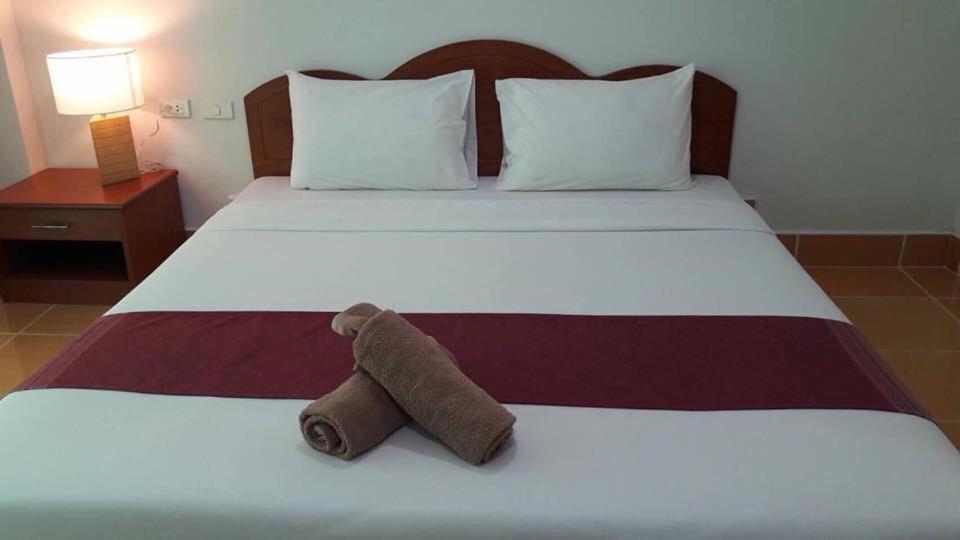Had Lamae Resort Ban Pak Nam Lamae ภายนอก รูปภาพ